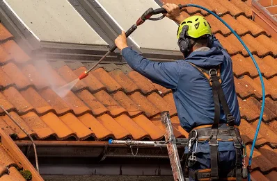 Démoussage et hydrofuge de toiture à Isches